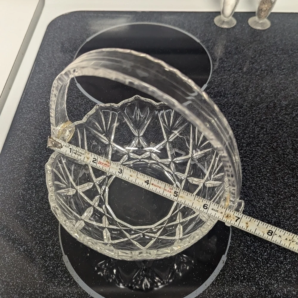 candy dish with twistable handle